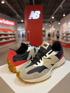 New Balance Men's 327 Size 11.5